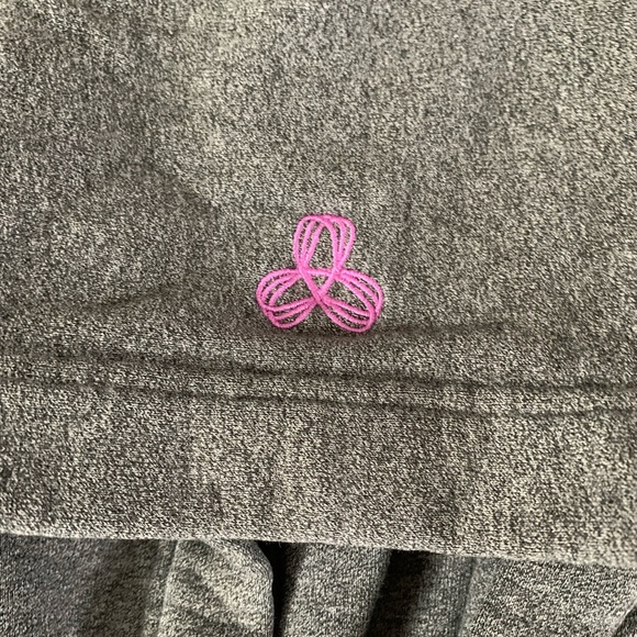 TNA grey hoodie - Picture 3 of 3